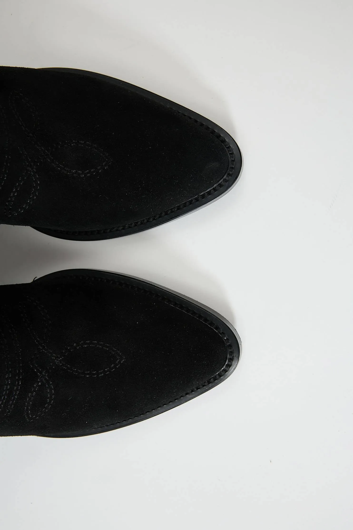 Amaltheia Black