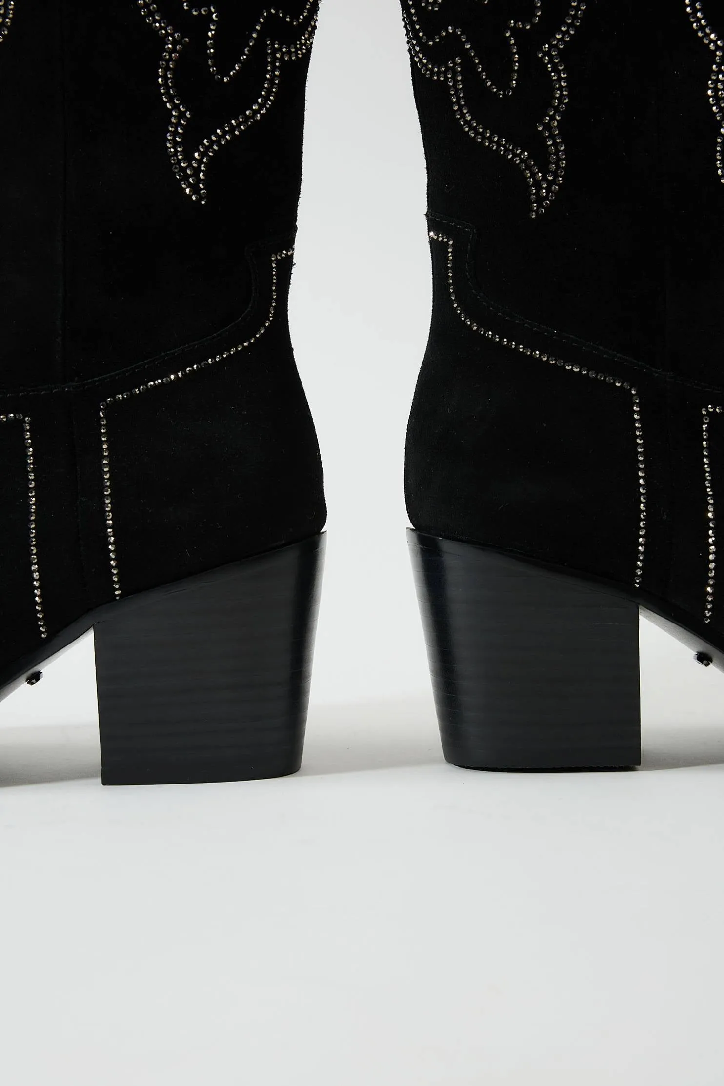 Amaltheia Black