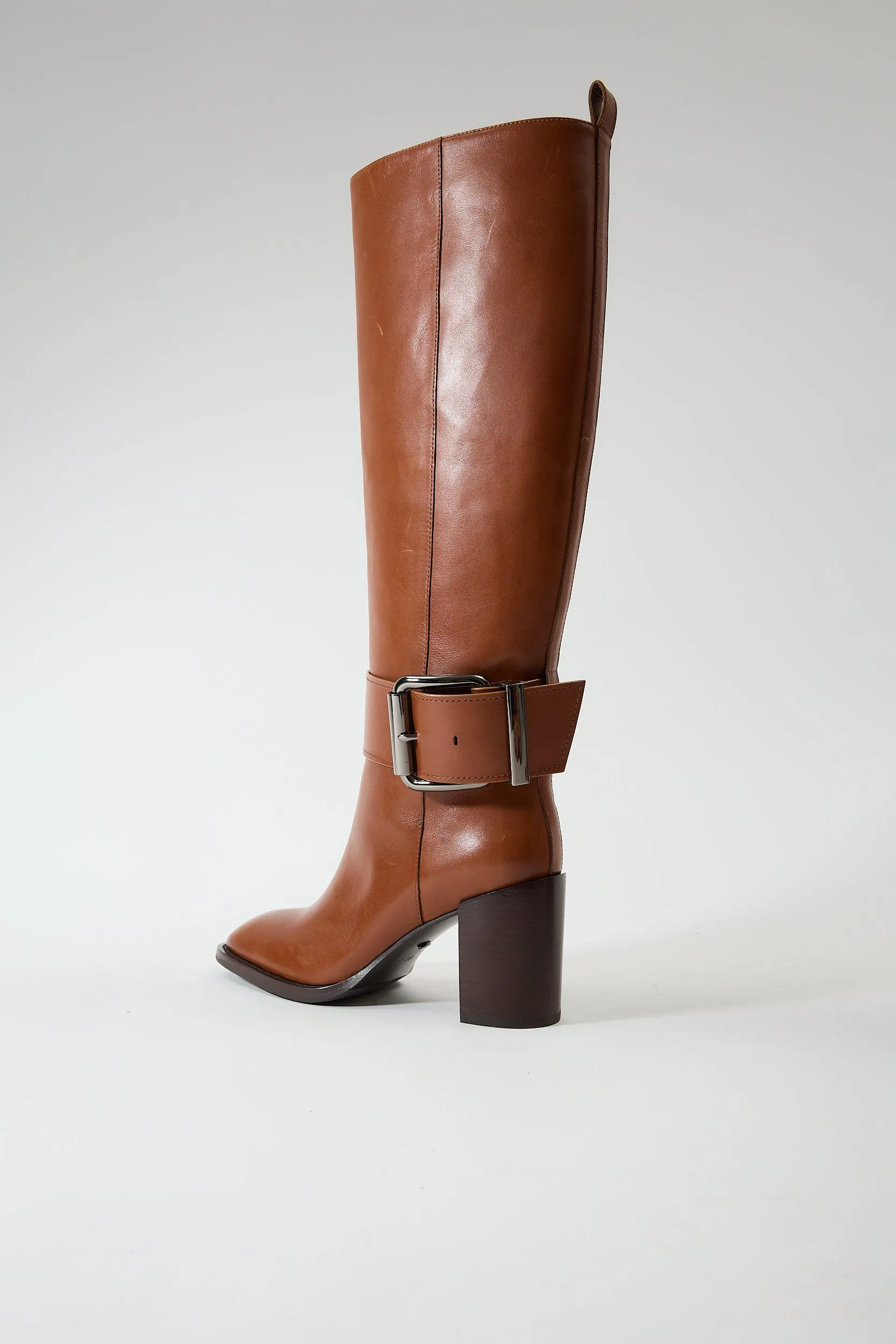 Nefeli Brown
