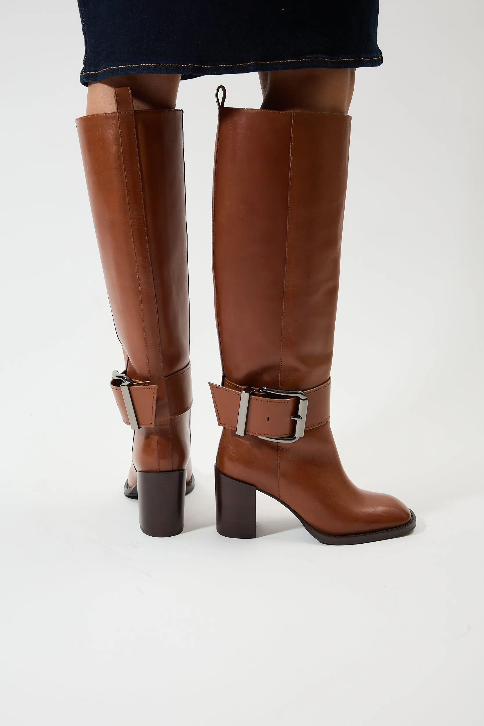 Nefeli Brown
