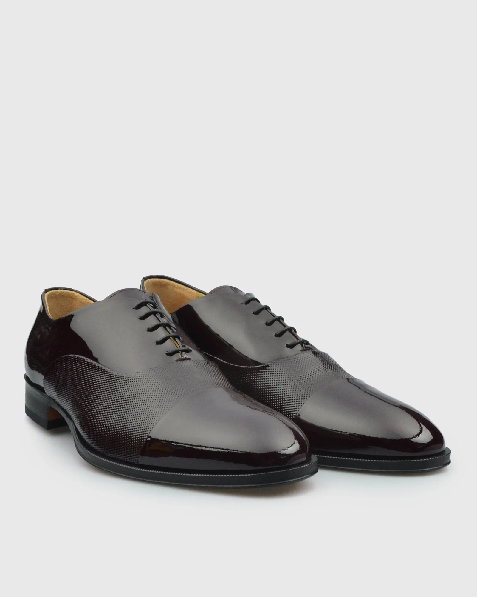 VINCENT & FRANKS VFS22 MAROON PATENT DERBY SHOE