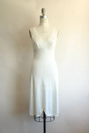 Vintage 1970s Warners Frostings Ivory Full Slip, Size 32